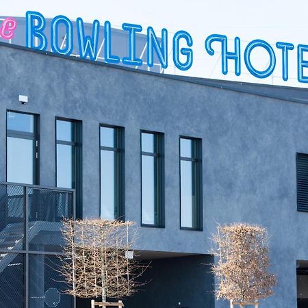 The Bowling Hotel Grens Екстериор снимка